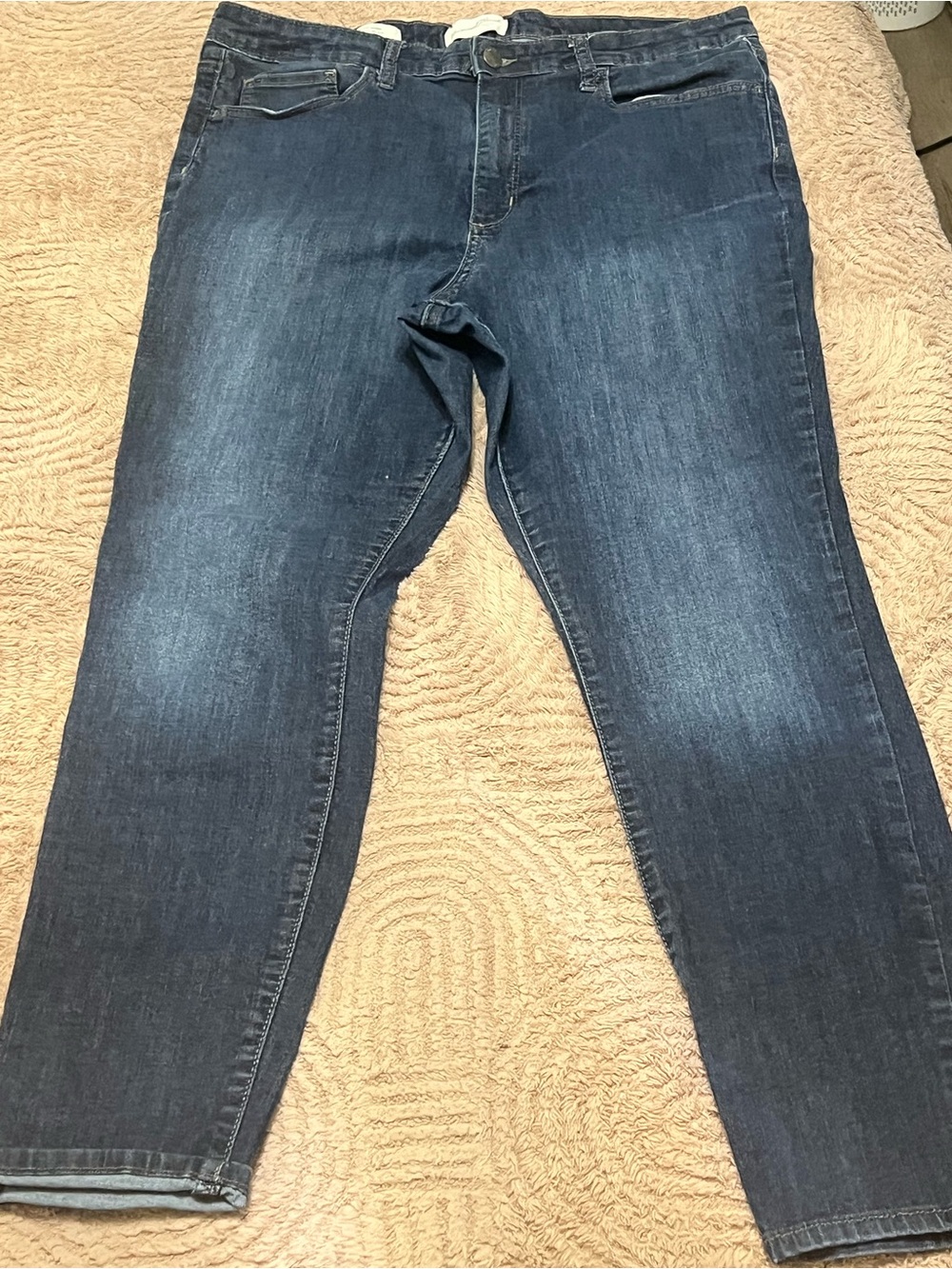 Universal Thread Relaxed Jeans in Dark Blue Wash